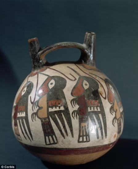 描述人形蜂鸟的纳斯卡陶器