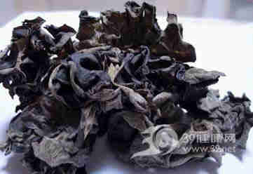黑木耳可以化解肾结石