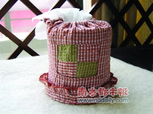旧衫改成纸巾筒 减少衣物碳排放