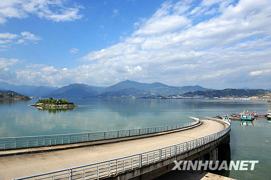 组图:三峡工程完成2008年试验性蓄水任务