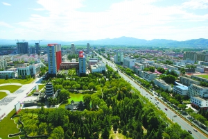 平谷区立足首都建设中国特色世界城市战略目标,大力实施“一区三化五谷”发展战略,提高民生幸福指数,努力建设首都生态强区。
