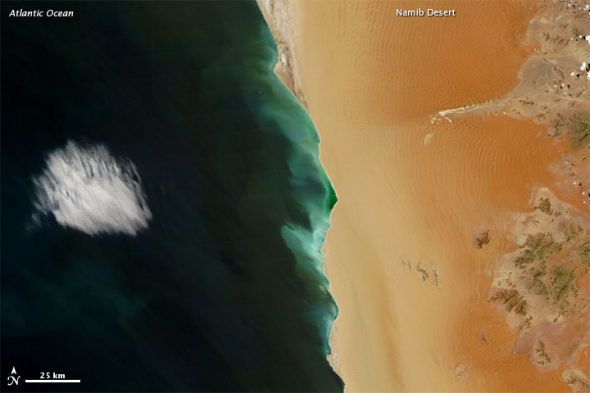 2012229գ̩(Terra)ϵзֱʳ(MODIS)ȻɫƬɫĺˮײɳĮ(Namib Desert)ǰԼ150