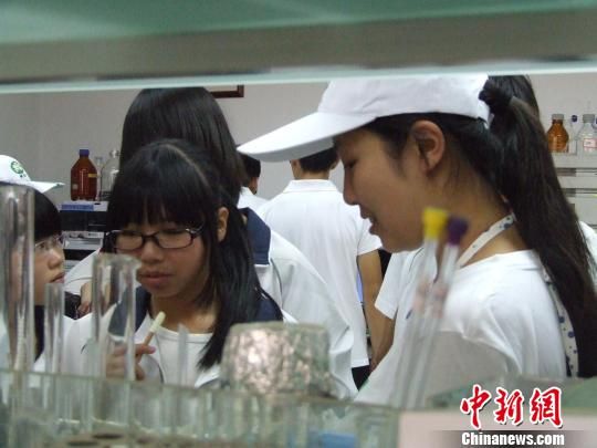 中科院昆明植物所为公众烹饪“科普盛宴”