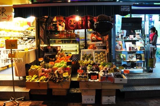 新浪旅游配图:香港的街巷 摄影:自由行走 新浪旅游配图:香港的街巷 摄影:自由行走